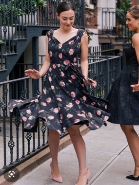 Gal Meets Glam floral dress- size 4